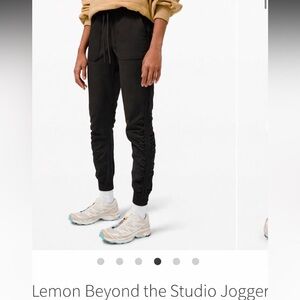 Lululemon Beyond the Studio Jogger Size 2